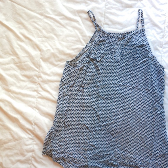 What Gust Be, Must Be Top in Small - Picture 3 of 4